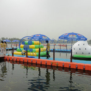 带底泳池戏水池